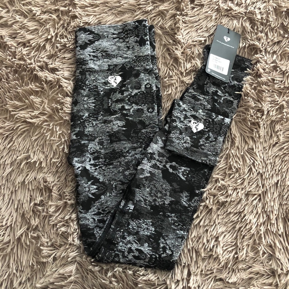 Women’s Best Camo Seamless Leggings.
